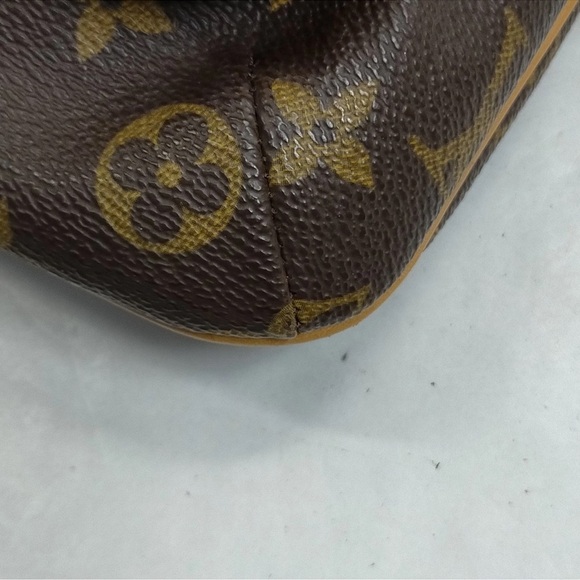 Short Louis Vuitton Musette - Picture 4 of 9